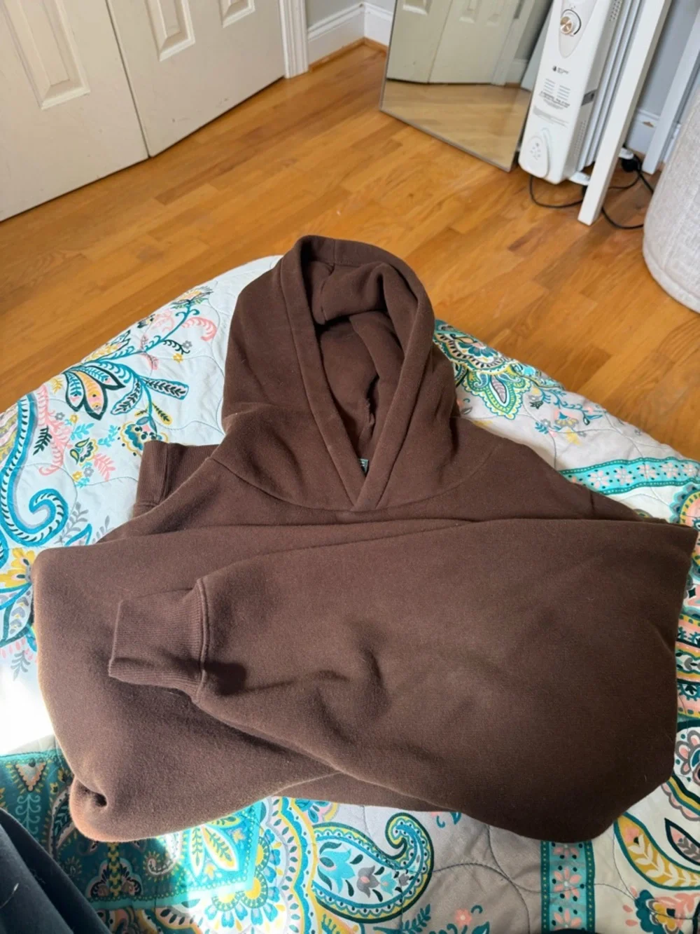 Brown hooded sweatshirt - Picture 2 of 3